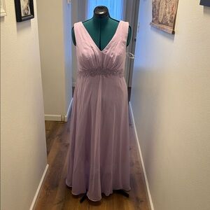 Elegant Lavender Sleeveless Dress